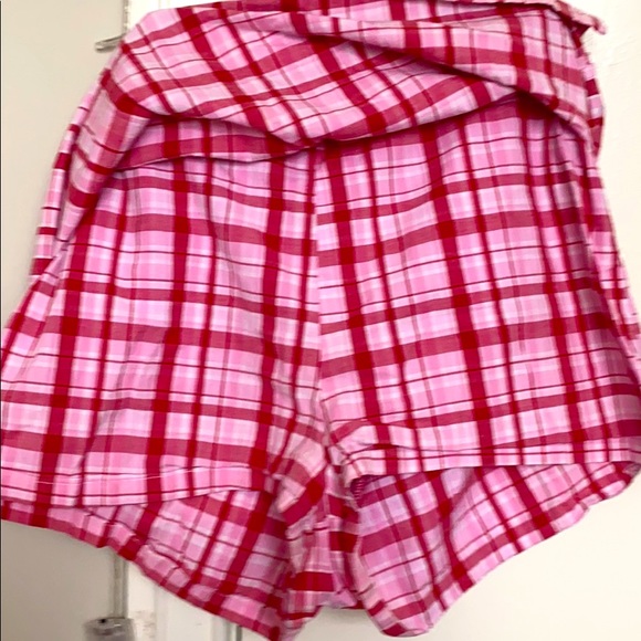 Pink, white and red plaid mini skirt/skort! - Picture 5 of 12